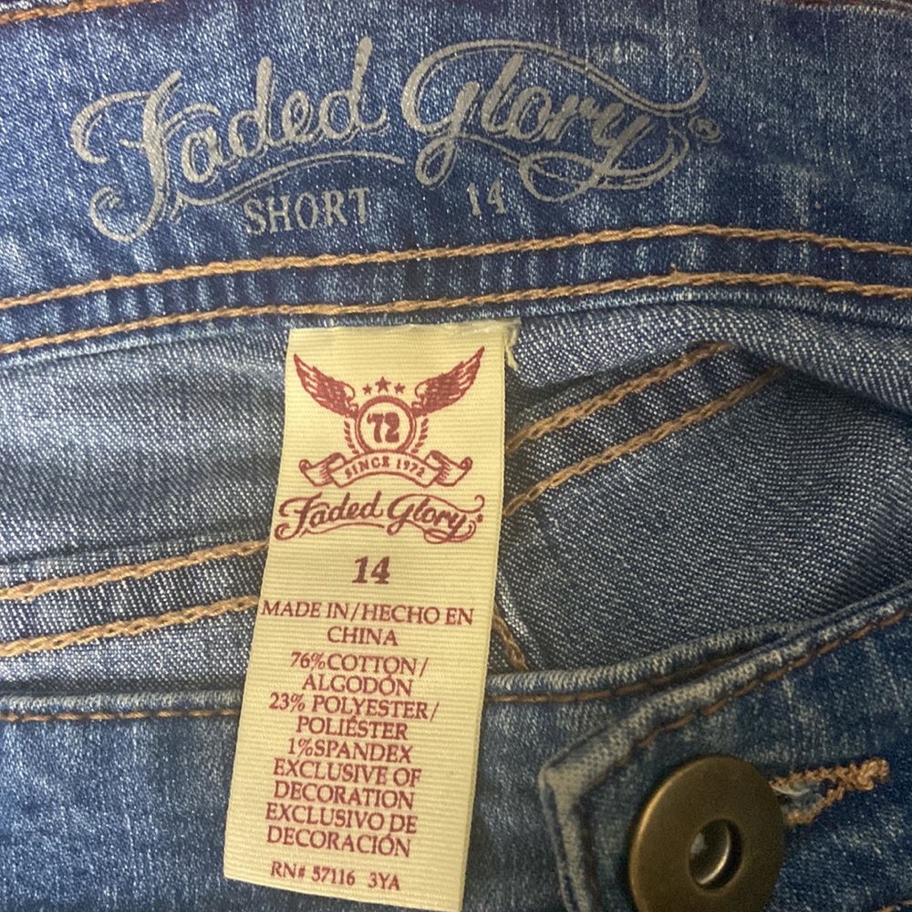 Shorts - Picture 5 of 5